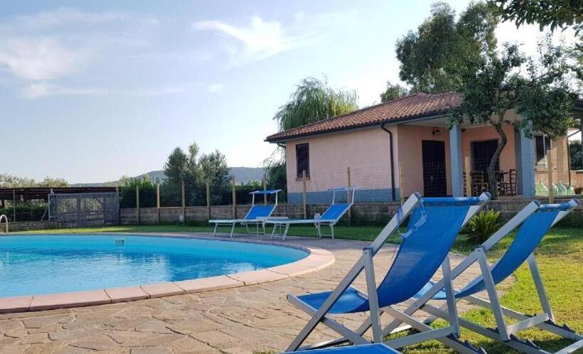 اتاق استاندارد با چشم‌انداز استخر, Agriturismo La Talpa