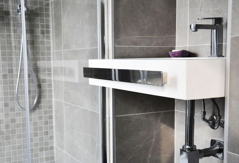 اتاق استاندارد با سرویس بهداشتی مشترک, Al Nifontano B&b Ideal For Family Or Couples 2 Rooms Lakeview