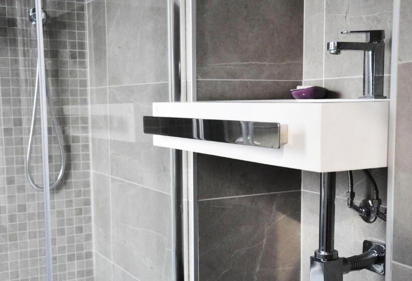 اتاق استاندارد با سرویس بهداشتی مشترک, Al Nifontano B&b Ideal For Family Or Couples 2 Rooms Lakeview