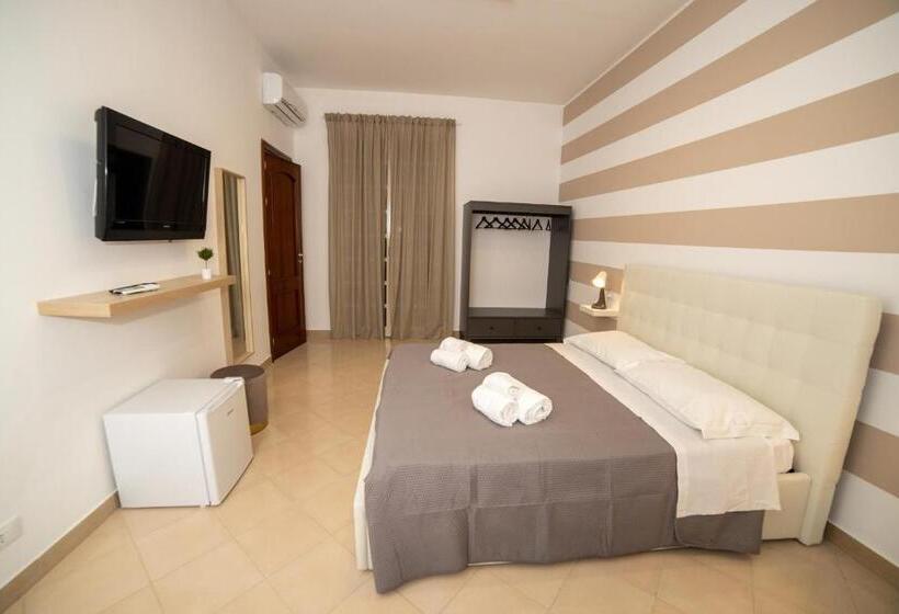 带阳台的三人标准间, B&b Zio Luciano