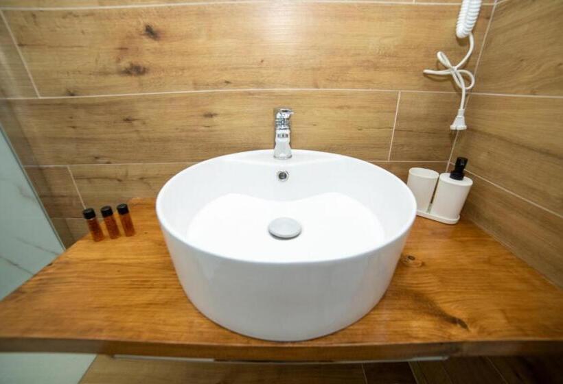 带阳台的三人标准间, B&b Zio Luciano