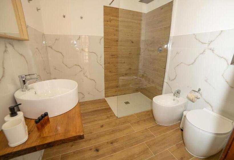 Четырехместный Номер Стандарт с Балконом, B&b Zio Luciano
