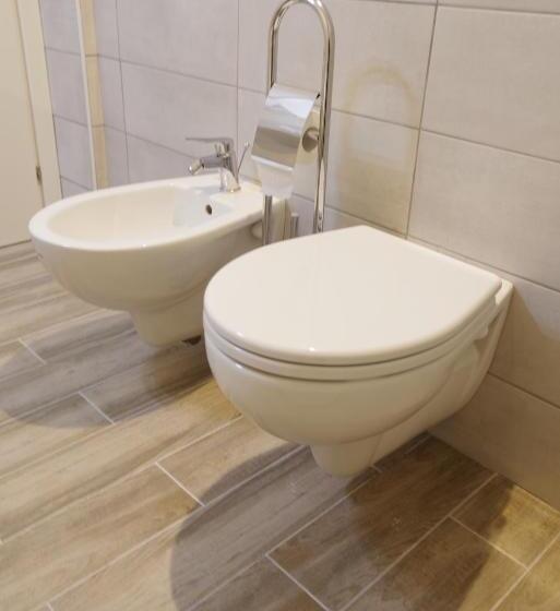 חדר משפחתי, Balconcino Sugli Ulivi