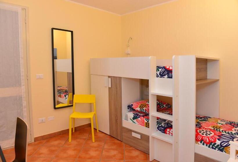 חדר משפחתי, Balconcino Sugli Ulivi