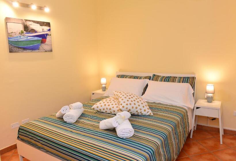 חדר משפחתי, Balconcino Sugli Ulivi