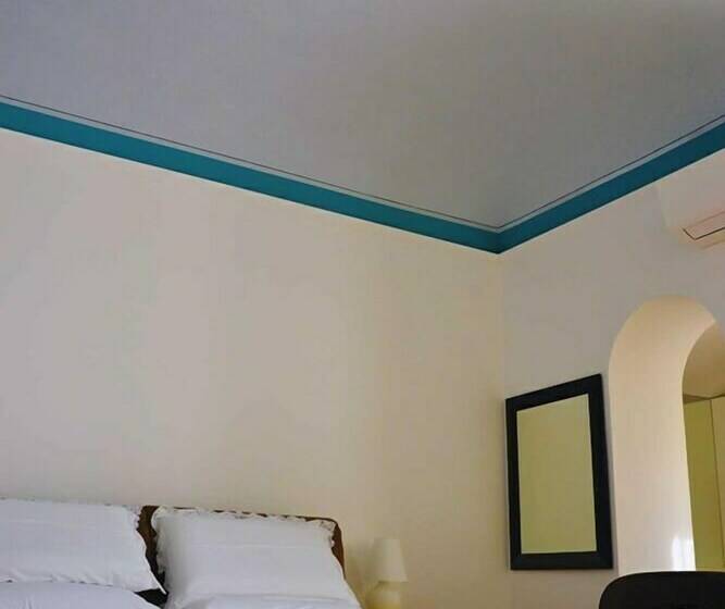 סוויטה עם ג'קוזי, Beb Cornelia