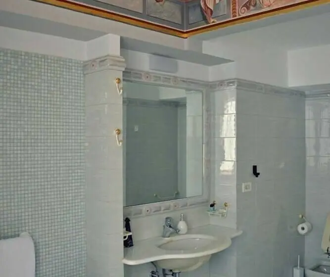 Suite z Hydromasażem, Beb Cornelia