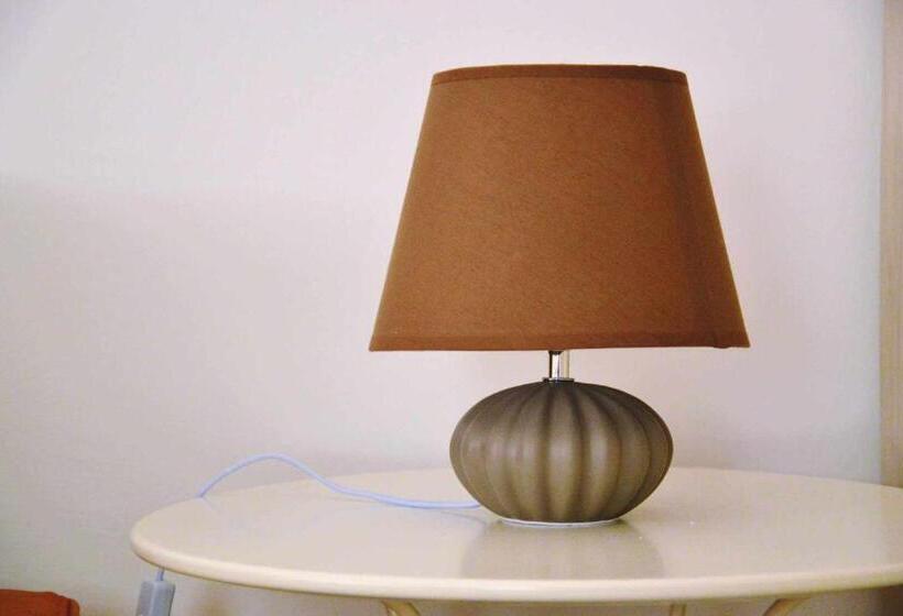 סוויטה נוף לגינה, Beb Cornelia