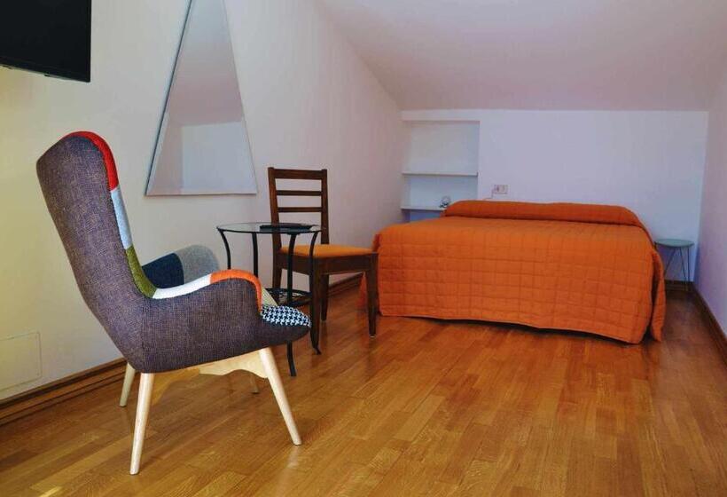 סוויטת 2 חדרי שינה, Beb Cornelia