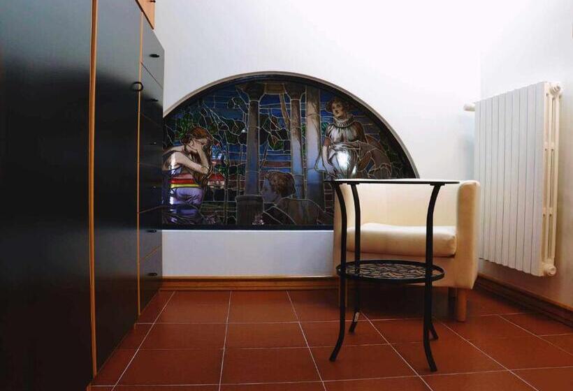 סוויטת 2 חדרי שינה, Beb Cornelia