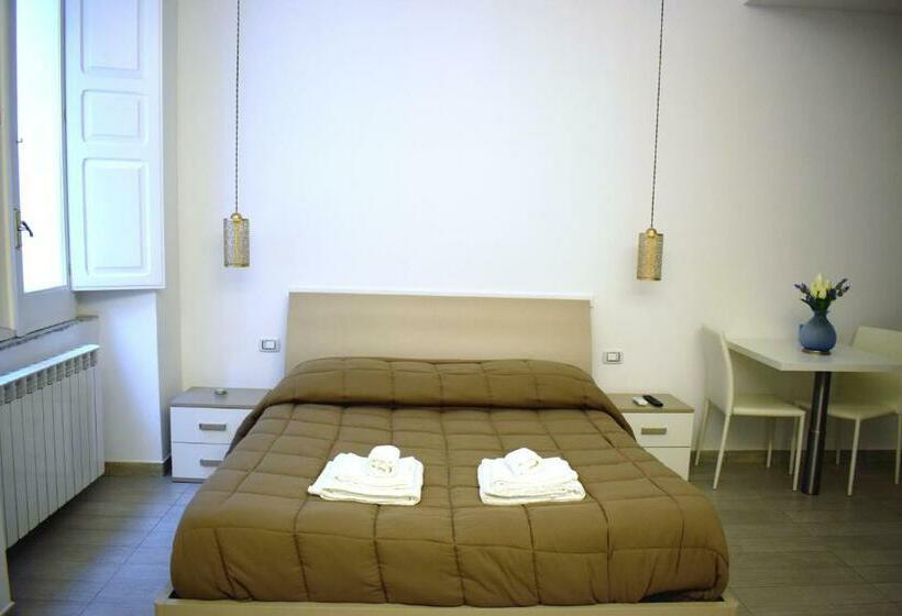 استودیوی لوکس, Il Borgo