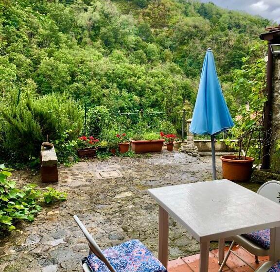 带1个卧室带花园景观的公寓, Il Priorato