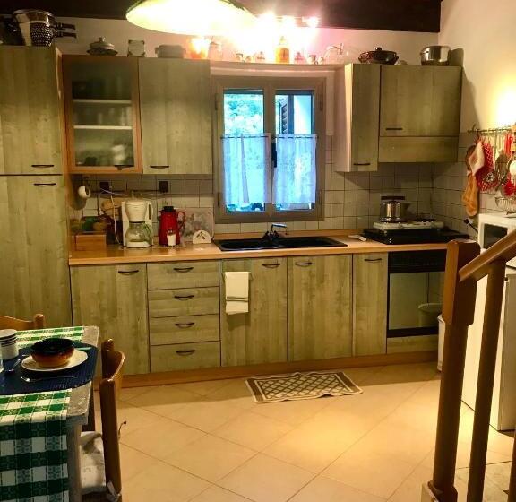 带1个卧室带花园景观的公寓, Il Priorato