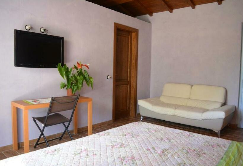 اتاق کلاسیک سه تخته, Rifugio Nel Bosco