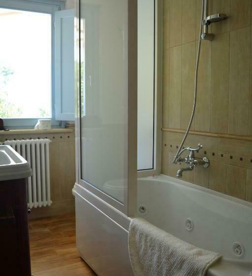 اتاق کلاسیک سه تخته, Rifugio Nel Bosco