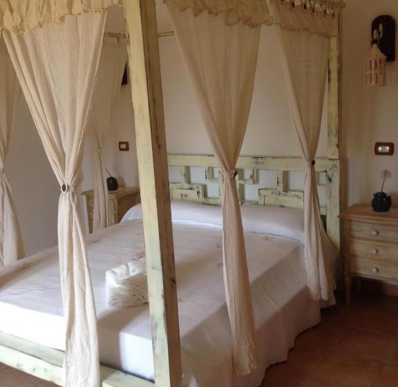 غرفة قياسية سرير كينج, Locanda Marzi