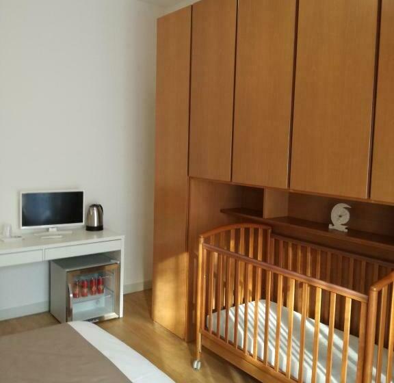 اتاق خانوادگی, Residenza Villa Cristalli