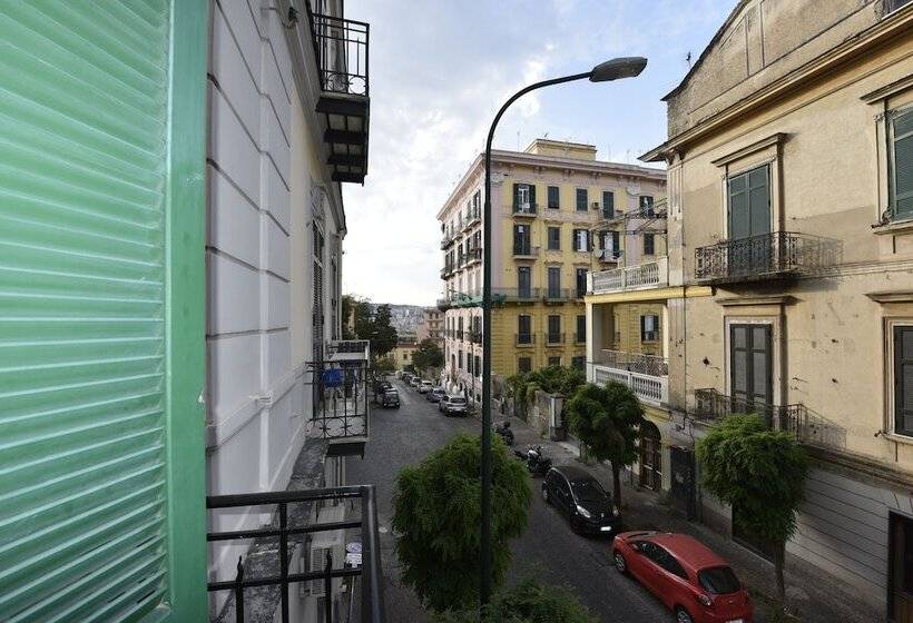 اتاق لوکس با چشم‌انداز شهر, B&b Casazeni