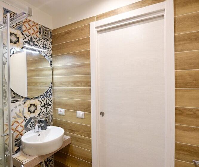 اتاق لوکس با چشم‌انداز شهر, B&b Casazeni