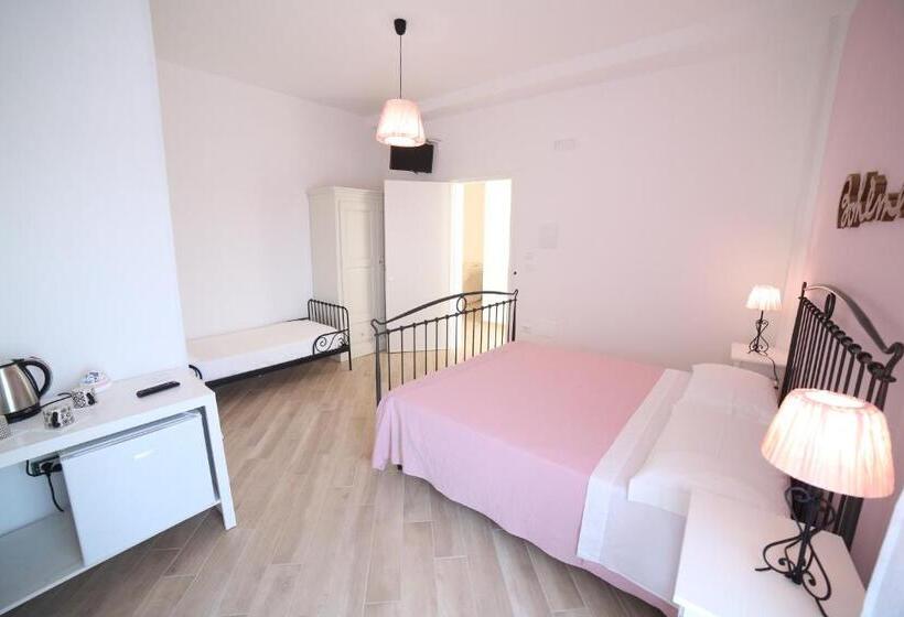 חדר סטנדרט לשלושה, B&b Pippi