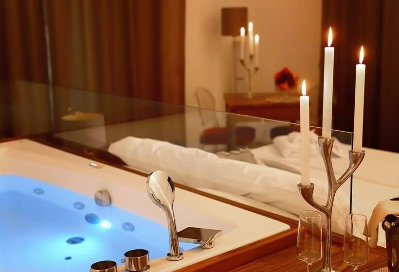 سوییت لوکس, Naca Suite