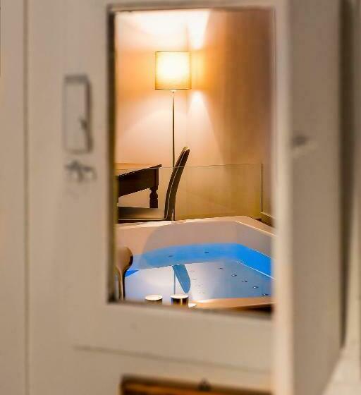 سوییت لوکس, Naca Suite