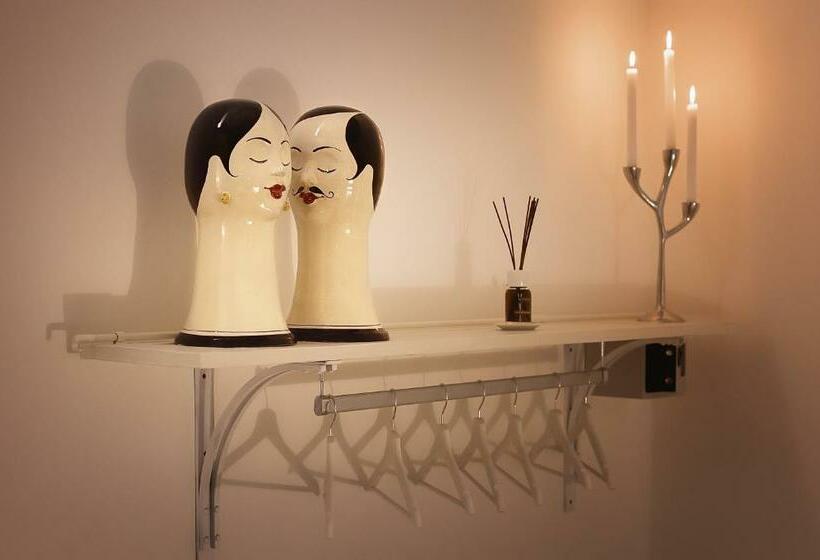 سوییت لوکس, Naca Suite