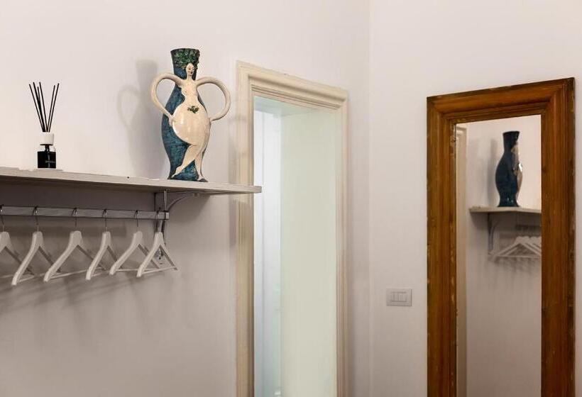 سوییت لوکس, Naca Suite