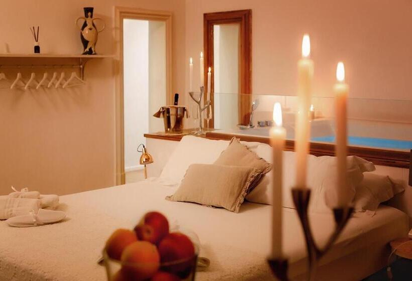 سوییت لوکس, Naca Suite