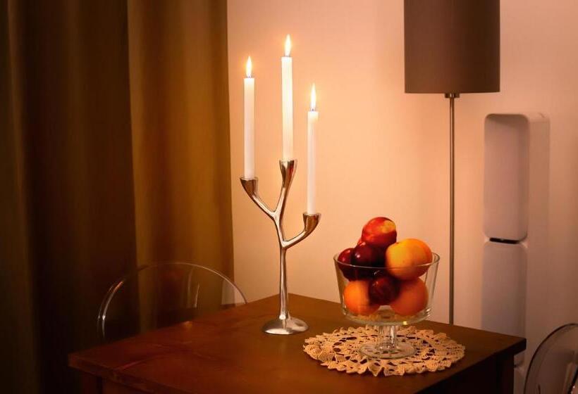 سوییت لوکس, Naca Suite