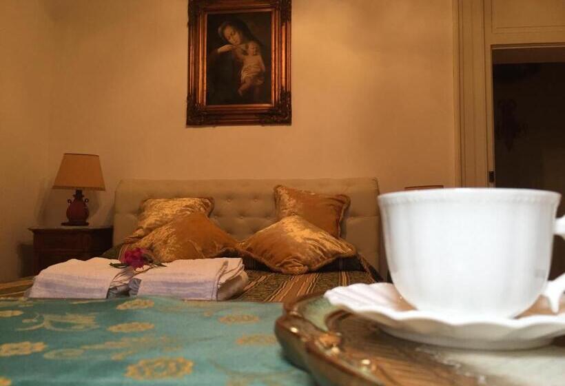 Standard room with outdoor bath, Palazzo Laguardia