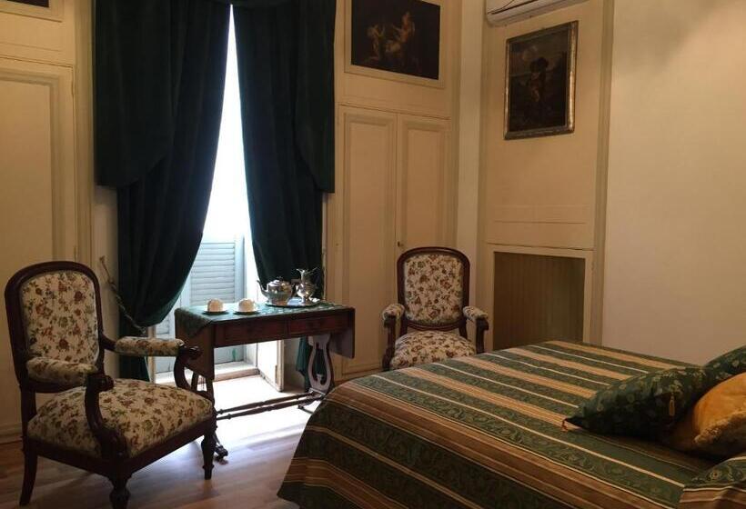 Standard room with outdoor bath, Palazzo Laguardia
