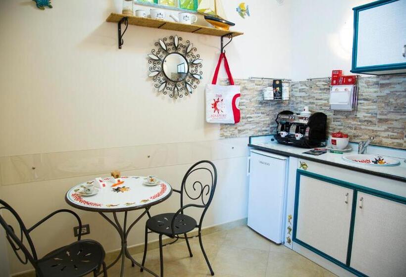 חדר סטנדרט נוף לים עם מרפסת, B&b Sunshine