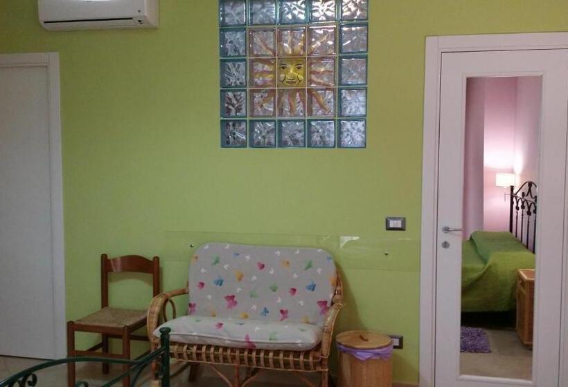 חדר סטנדרט נוף לים עם מרפסת, B&b Sunshine