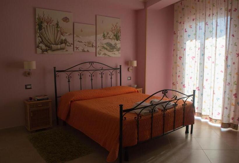 オーシャンビュースタンダードルームバルコニー付き, B&b Sunshine