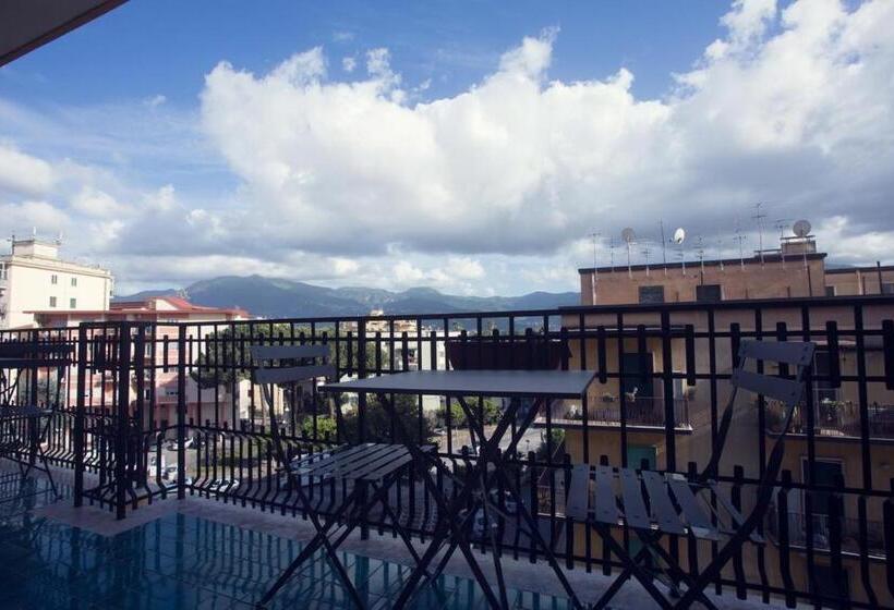 패밀리 룸, Sanctuary Rooms