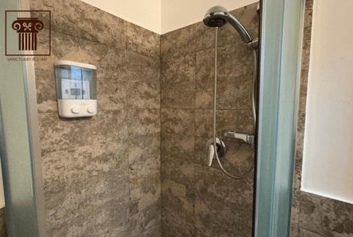غرفة عائلية, Sanctuary Rooms