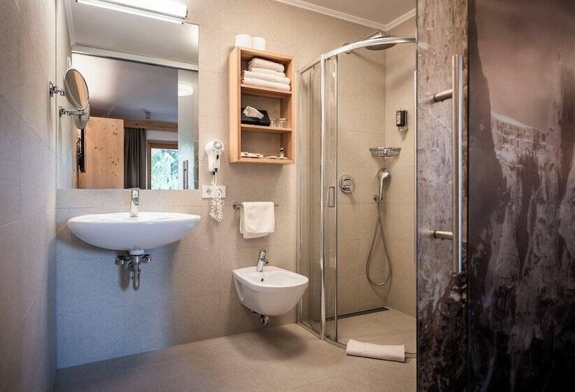 اتاق استاندارد با چشمانداز, Dolomites Nature Hotel Vigilerhof