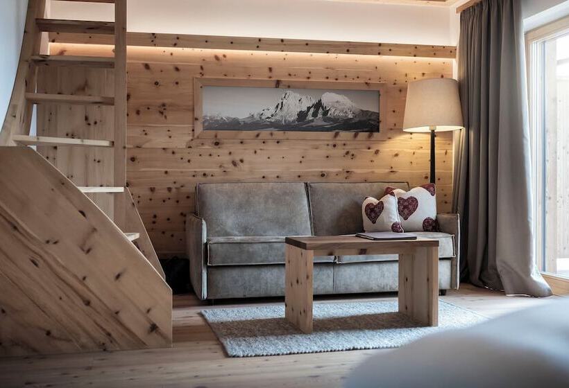 سوئیت جونیور با چشمانداز, Dolomites Nature Hotel Vigilerhof
