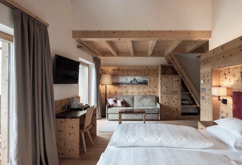 سوئیت جونیور با چشمانداز, Dolomites Nature Hotel Vigilerhof