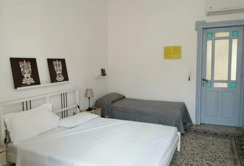 スタンダードトリプルルーム, Elianthos B&b