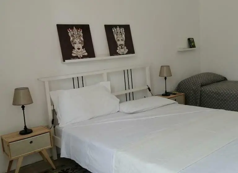 スタンダードトリプルルーム, Elianthos B&b