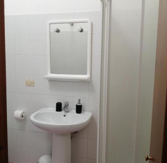 Четырехместный Номер Стандарт, Elianthos B&b