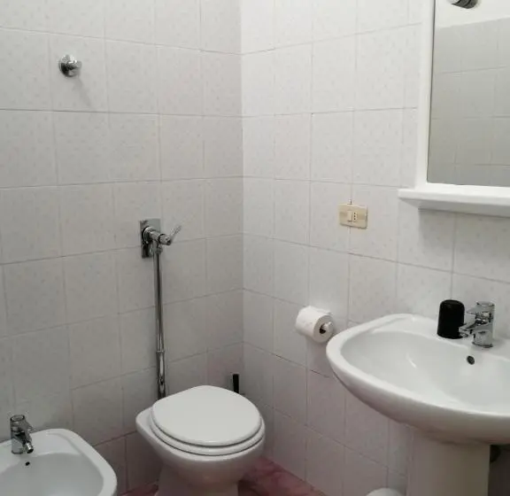 スタンダード4人部屋, Elianthos B&b