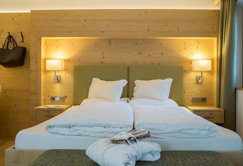 اتاق استاندارد با چشمانداز, Dolomites Nature Hotel Vigilerhof