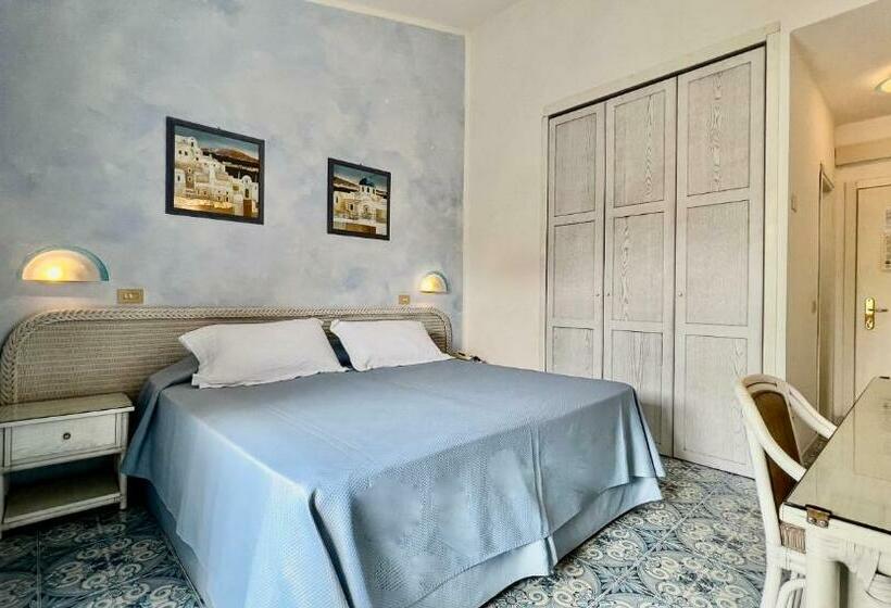 اتاق استاندارد با بالکن, Meridiana