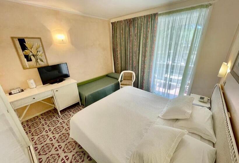 اتاق استاندارد با بالکن, Meridiana