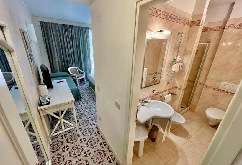 اتاق استاندارد با بالکن, Meridiana