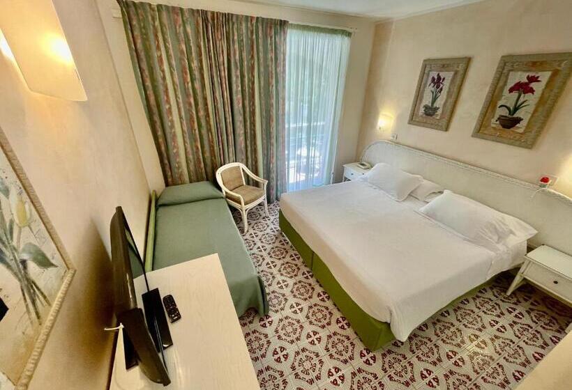 اتاق استاندارد با بالکن, Meridiana