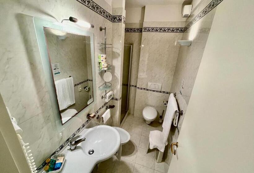 اتاق استاندارد چهار تخته, Meridiana